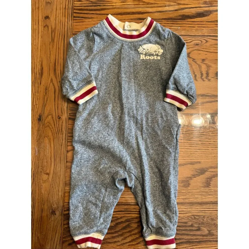 Roots‎ Heather Gray Red Cooper Beaver One-Piece Cabin Romper Size 3-6 Months